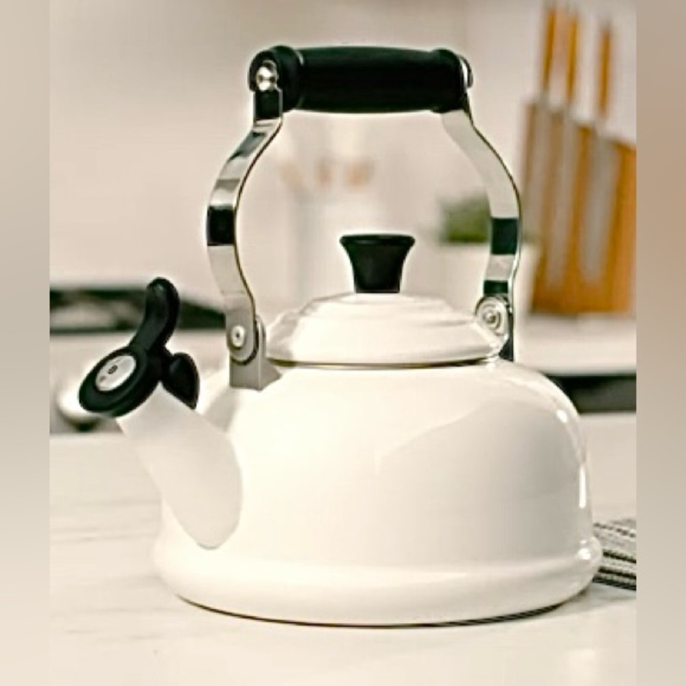 LE CREUSET COTTON WHISTLING TEA KETTLE NEW 1.7 QT 1.6L RARE ENAMEL STEEL BLACK